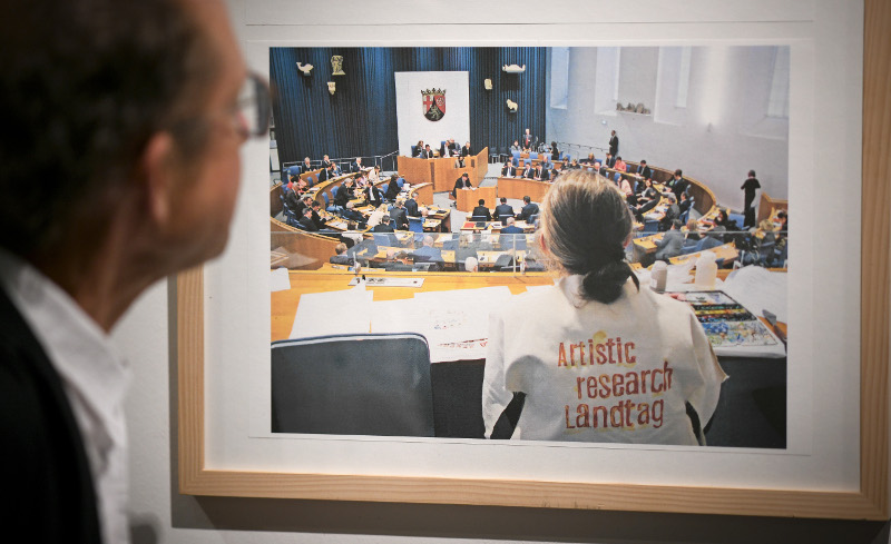 Artistic research Landtag (Kirsten Kötter). Exhibtion: Bewegte Zeiten, Landtag Rheinland-Pfalz,
  Abgeordnetenhaus Mainz, Germany, 04.09.2019 – 10.10.2019, exhibition view, photograph: Landtag Rheinland-Pfalz /
  Andreas Linsenmann